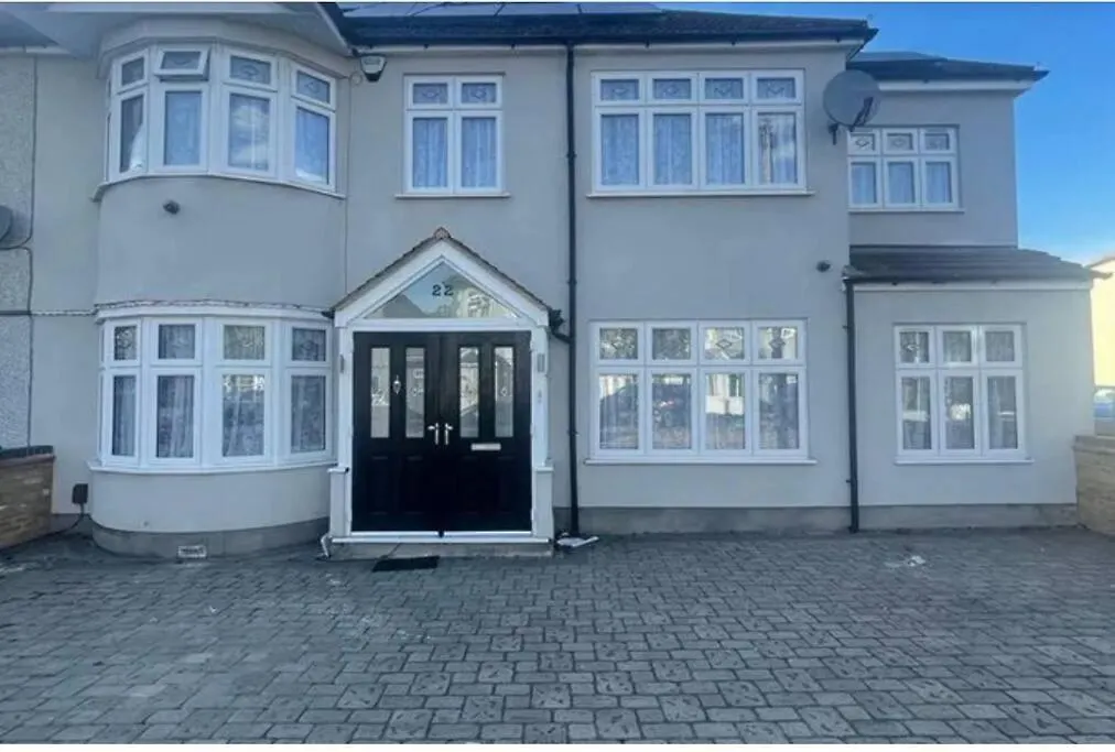 Entire 6 Bedroom House In London Free Parking Ilford