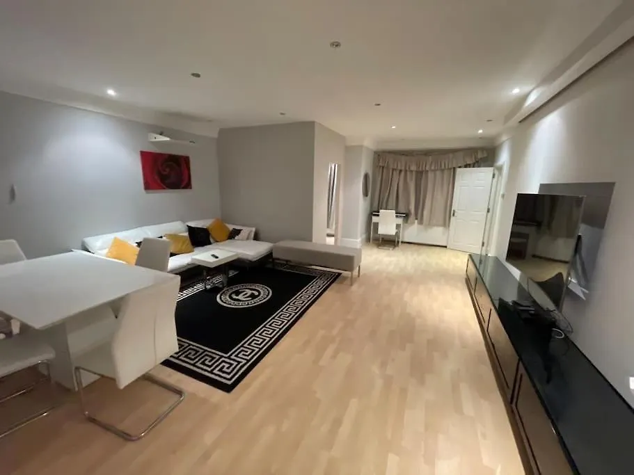 Apartment Entire 6 Bedroom House In London Free Parking Ilford